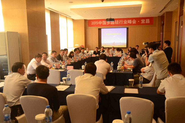 李总主持行业交流会,与会代表纷纷发言